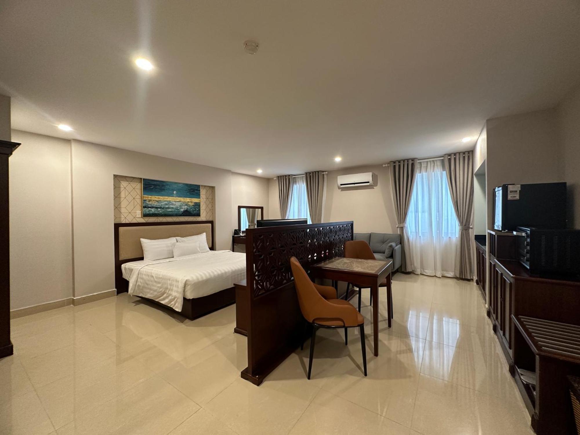The Star 2 Hotel